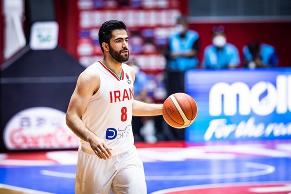 انصراف بهنام یخچالی از همراهی تیم ملی بسکتبال/ یخچالی: باید کنار همسرم باشم
